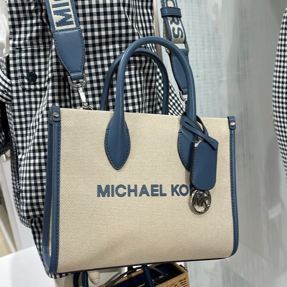Michael Kors Mirella Small Shopper Top Zip Logo Crossbody XBODY Bag MK
Denim
NWT - Picture 12 of 16